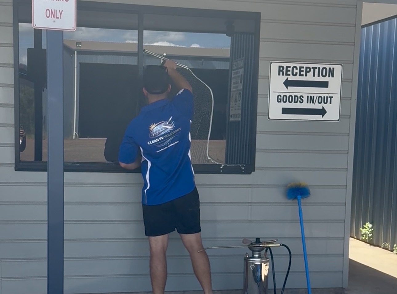 Window & Glass Cleaning